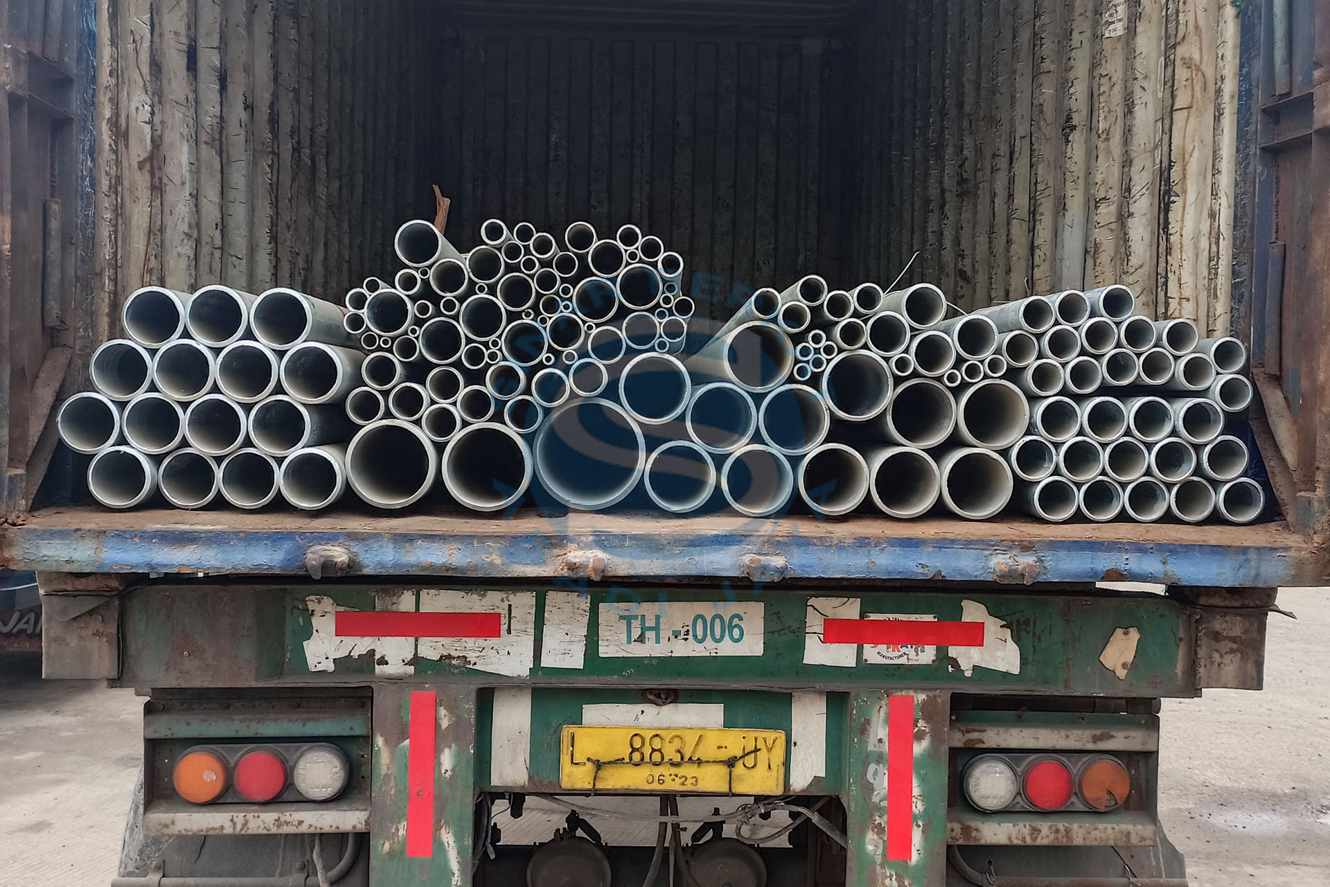 pengiriman_33_pipa_seamless